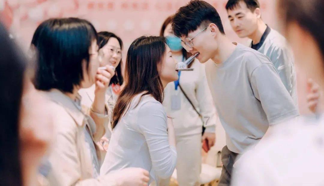 爱普生打印机两个灯交替闪有什么解决办法